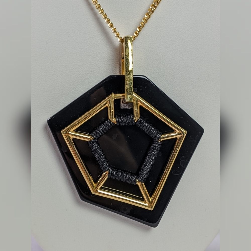 Vince Camuto Black Geometric Gold Tone Necklace 40$